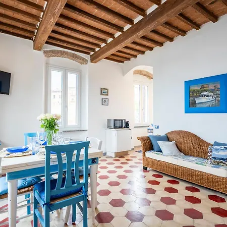 Daire Sea View In The Heart Of Piombino