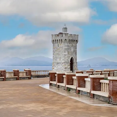 Sea View In The Heart Of 아파트 *